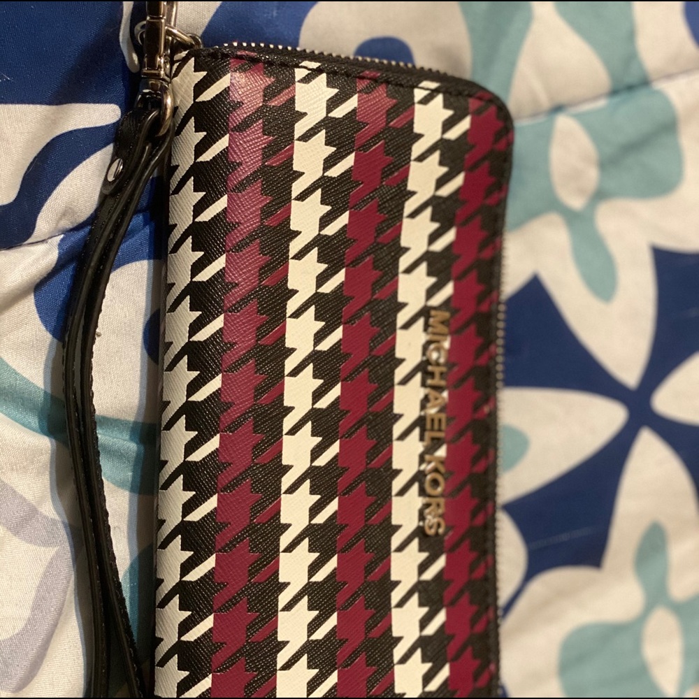 Michael Kors wrislet